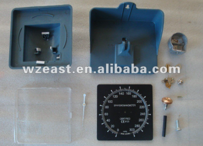 Sphygmomanometer disassembled.png