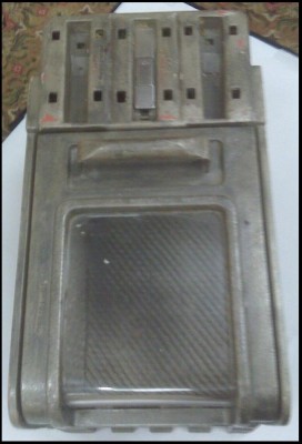 Alien_Cat Box-Real Prop (12).jpg