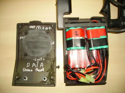 battery packs inside lamp.JPG